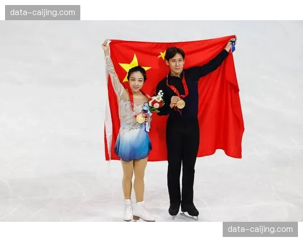 花样滑冰团体赛美国险胜夺金 一分优势凸显细节处理关键性